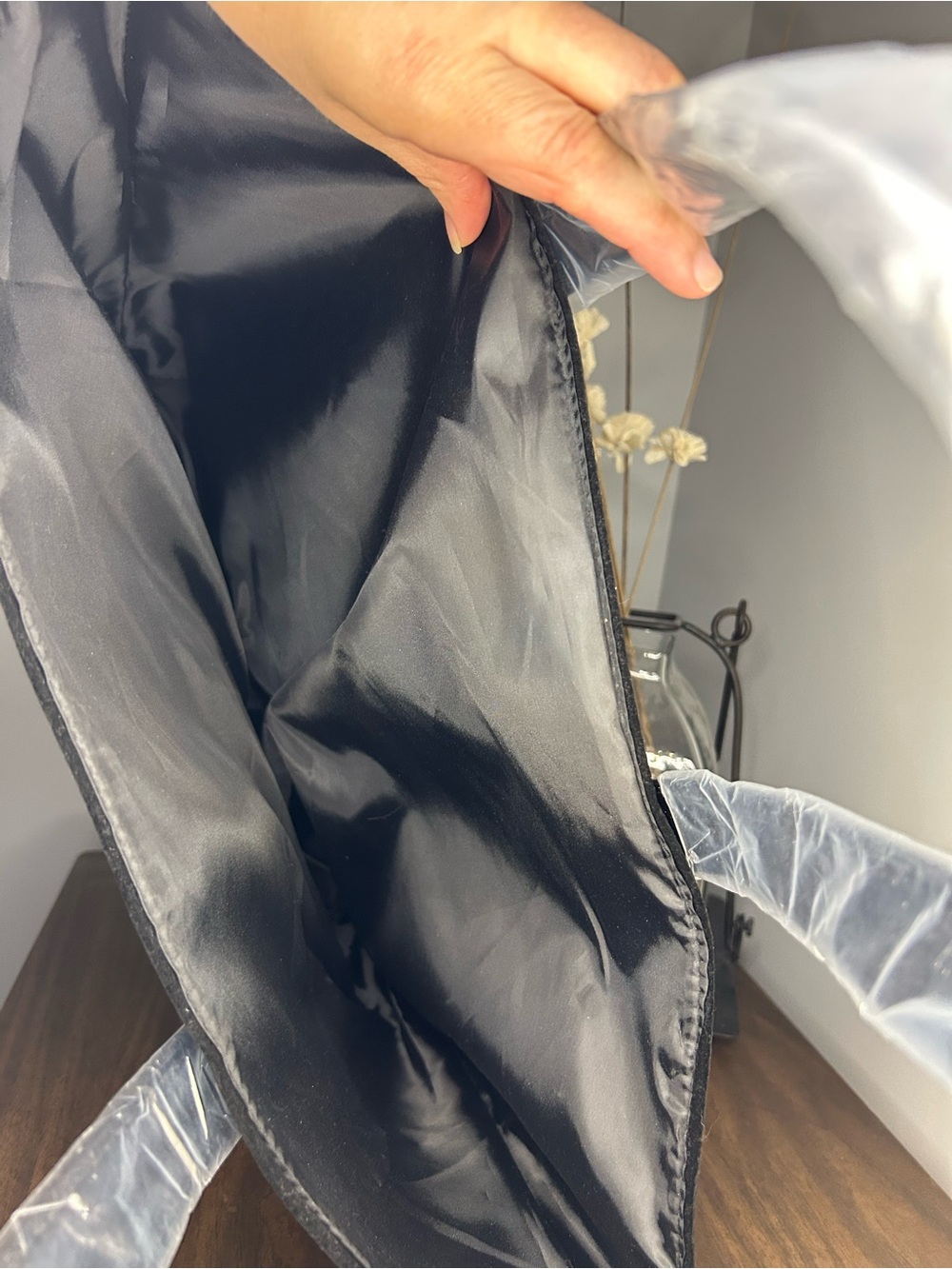 Jimmy Choo Parfums GWP Black Velvet Silver Glitter Tote Bag NWT Large - Picture 7 of 7